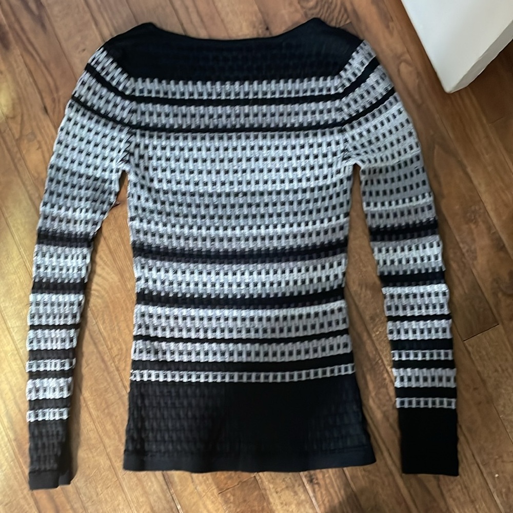 WHBM basket weave sweater - Picture 4 of 4